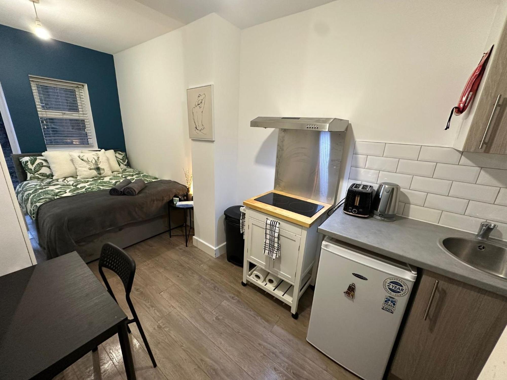 Halloway Guest 54 * Londra